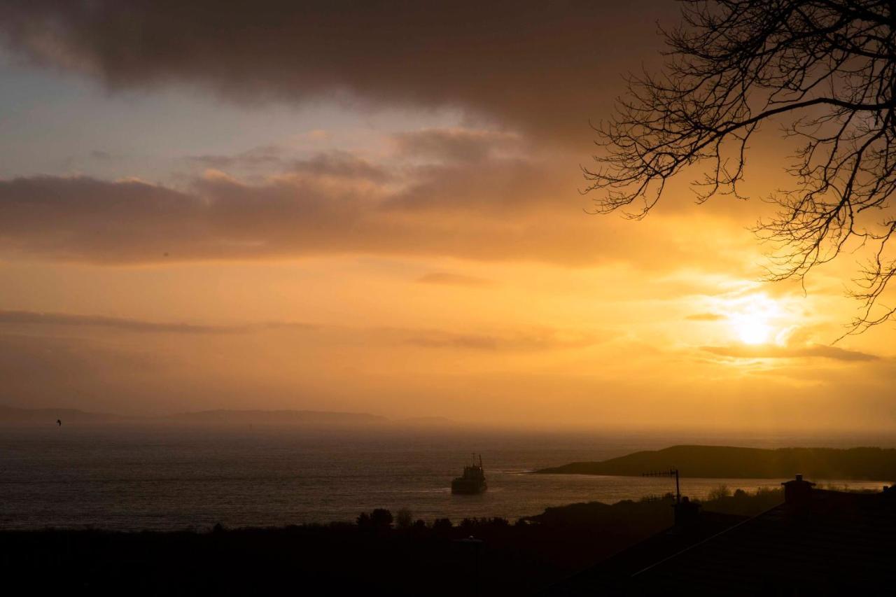 Bronllys Farm Coastal Self-Catering Daire Llanelli Dış mekan fotoğraf