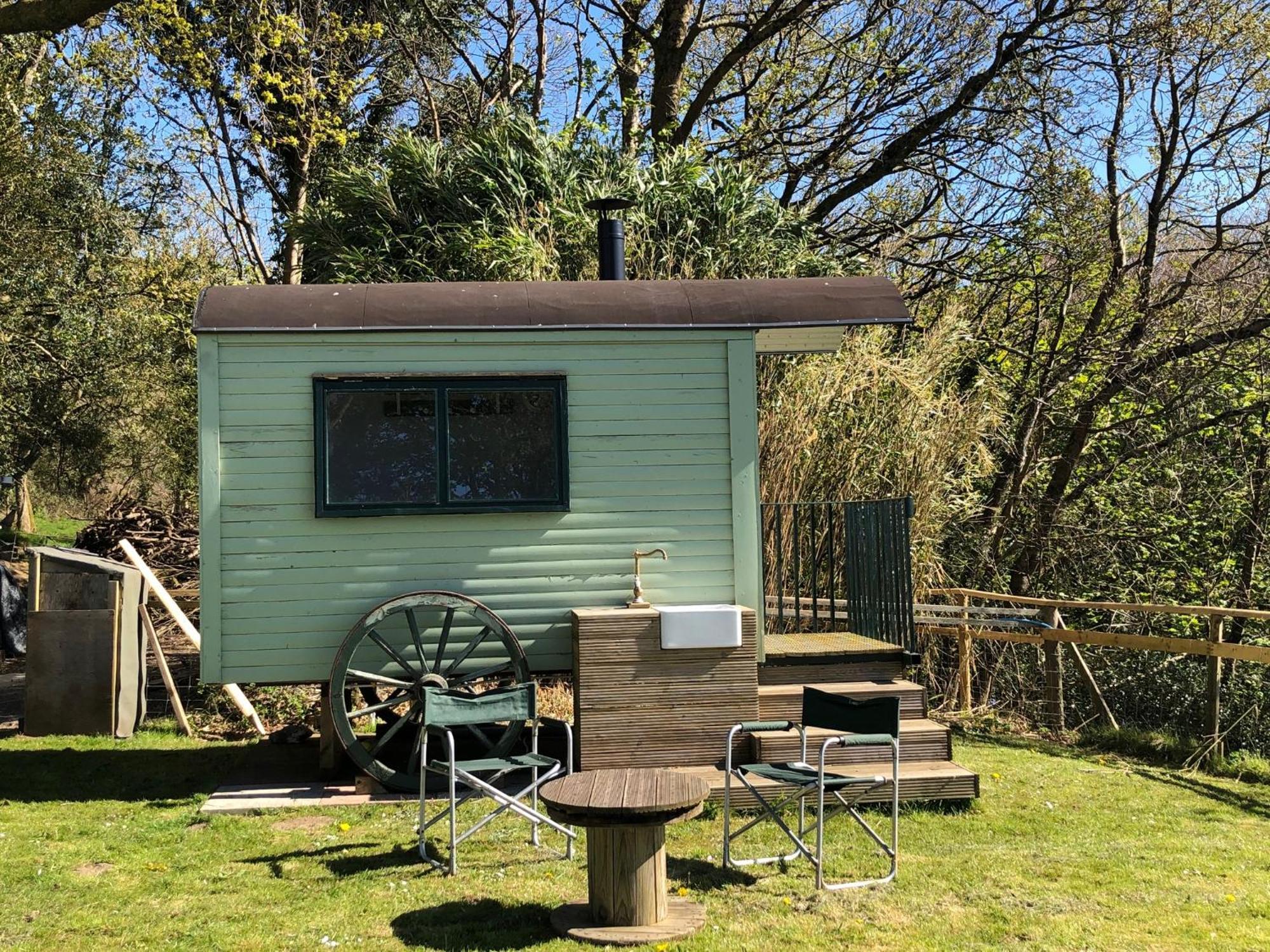 Bronllys Farm Coastal Self-Catering Daire Llanelli Oda fotoğraf