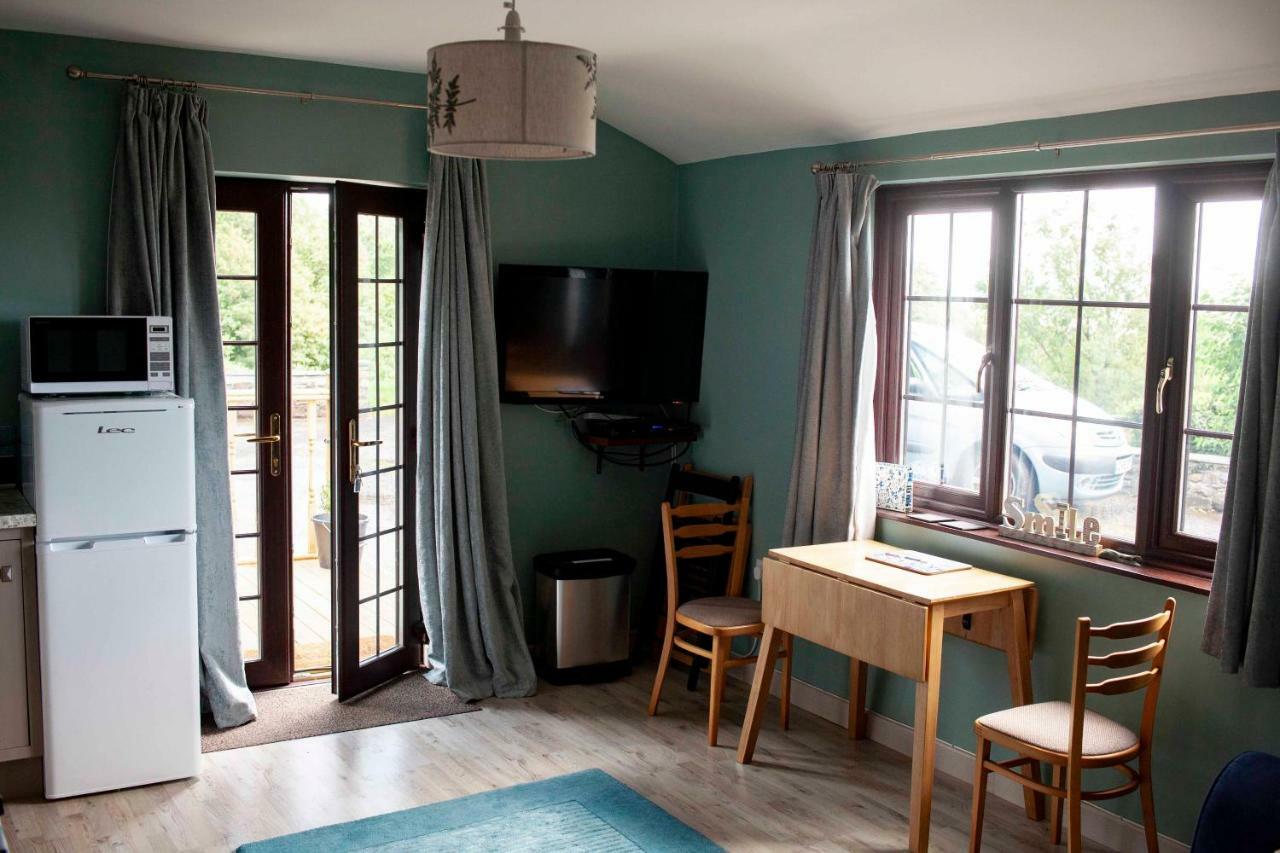 Bronllys Farm Coastal Self-Catering Daire Llanelli Dış mekan fotoğraf